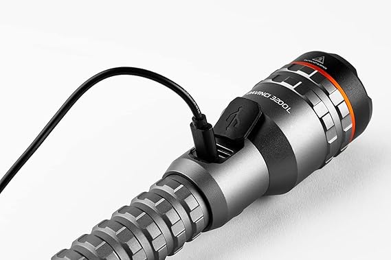 NEBO Davinci 3200L El Feneri | 3200 Lümen, 4 Işık Modu, EDC, Yürüyüş ve Kamp için Şarj Edilebilir Su Geçirmez Işık, Telefonunuzu Şarj Etmek İçin Elde Taşınabilir Güç Bankası, USB Şarj Kablosu Dahil